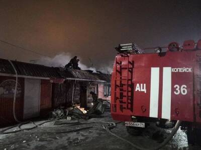 В Копейске ночью горел рынок около автостанции