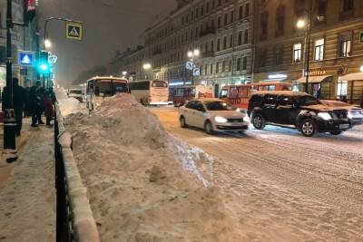 Петербургские автобусы вернулись на привычные маршруты после мощного снегопада
