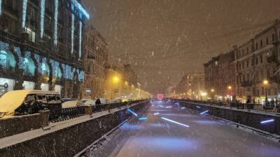 Циклон «Надя» принес в Петербург сильный снегопад