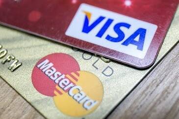 Mastercard и Visa заявили о финансовых рисках в России из-за конкуренции