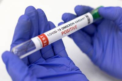 Оценен риск повторного заражения коронавирусом при "омикроне"