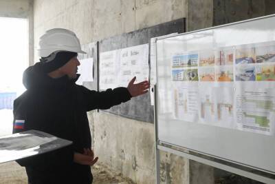Губернатор Андрей Воробьёв проверил ход строительства новой школы в Истре