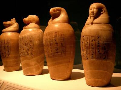 Археологи обнаружили в Египте гробницу с мумиями детей