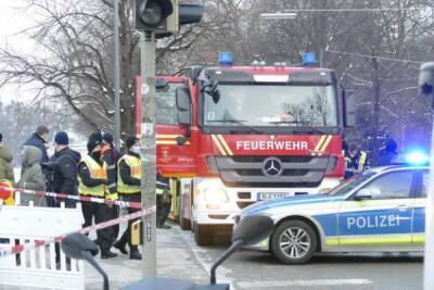 В Германии расстреляли двух полицейских при проверке документов на дороге