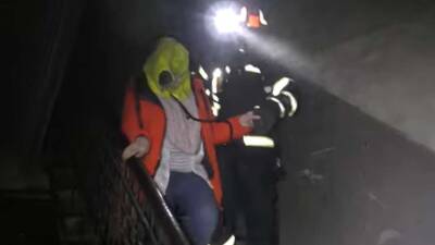 Во Львове во время пожара в доме пожарные спасли 7 человек