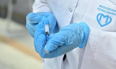 В Москве официально началась вакцинация подростков от коронавируса