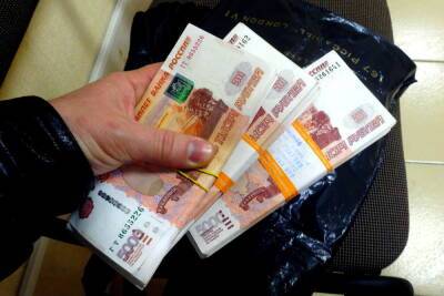 В Саратове мошенники обманули пенсионера на 17 миллионов рублей