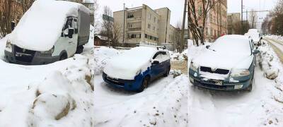 Водителей просят убрать автомобили с проспекта в Петрозаводске, где устраняют аварию на сетях
