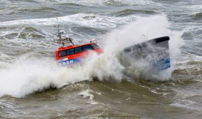 У берегов Нидерландов сухогруз столкнулся с нефтяным танкером