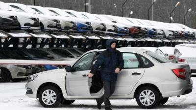 Экономист Хазин высказался о будущем спроса на дорогие автомобили в мире