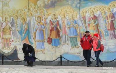 Госстат: в Украине средняя зарплата выросла на 21%