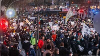 В Германии прошли массовые протесты против коронавирусных ограничений