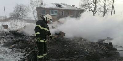 Три жителя Сахалинской области стали жертвами пожара в нежилом доме