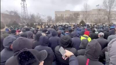 Токаев призвал к диалогу протестующих против повышения цен на газ