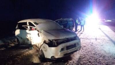 В Свердловской области в лобовом столкновении двух авто погибла женщина, пятеро пострадали