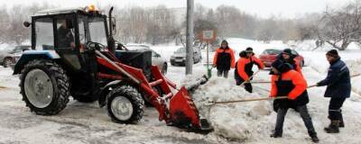 На расчистку трасс Челябинской области от снега направили 165 единиц техники