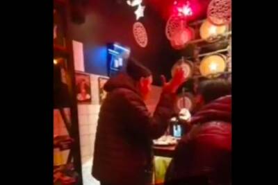 Скандал в Мариуполе: посетитель угрожал убить бармена из-за украинского языка