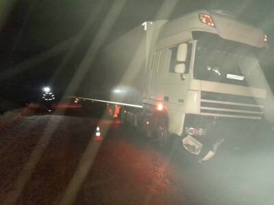 Жертвами аварии с участием грузовика под Тверью стали два человека