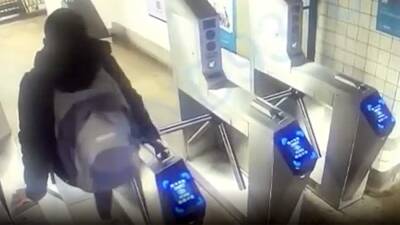 В США мужчина погиб при попытке перепрыгнуть турникет в метро