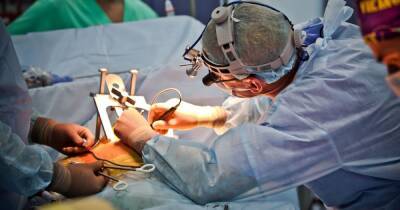 В новосибирской клинике имени Мешалкина провели сложнейшую операцию на сердце 30-летнему мужчине
