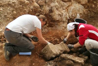 Археологи обнаружили древнюю мастерскую, где создавались сокровища из некрополя Саттон-Ху