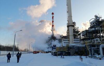 Тюменские спецслужбы ликвидировали пожар на Антипинском нефтеперерабатывающем заводе
