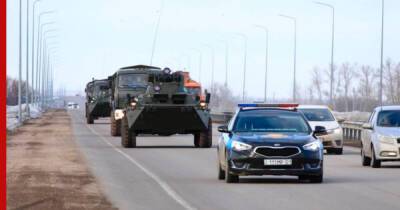 Власти Казахстана направили в Актау военную технику