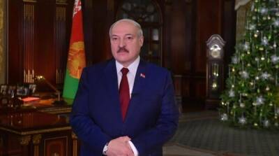Психолог разобрала новогодние поздравления Лукашенко и Тихановской