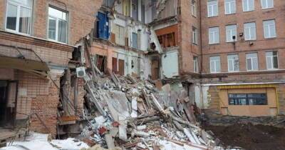 В Харькове обрушилось четырехэтажное офисное здания: подозревают начавшееся рядом строительство (ВИДЕО)