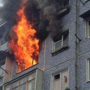 На пожаре в запорожском поселке спасли женщину