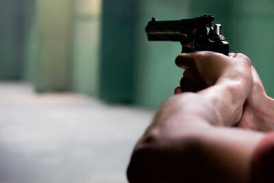В Краснодаре постоялец угрожал администратору гостиницы предметом, похожим на пистолет