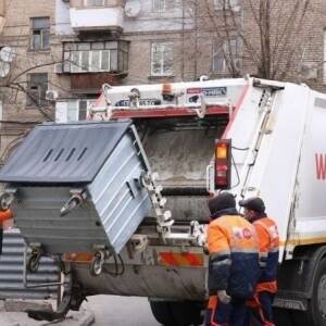 В Запорожье после новогодних праздников вывезли 1,5 тыс. тонн мусора. Фото