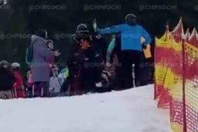 В горах Сочи лыжники подрались со сноубордистами
