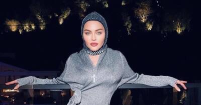Мадонна встретила Новый год в балаклаве украинского бренда