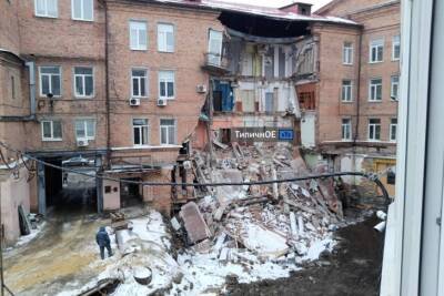 В Харькове обрушилась четырехэтажка. Сейчас устанавливаются причины