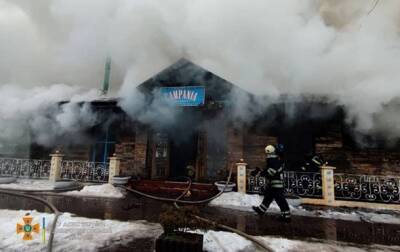 В Кривом Роге произошел масштабный пожар в ресторане