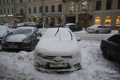 Петербуржцев предупредили о сильном снегопаде и гололедице