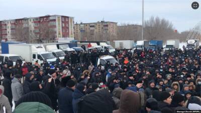 Протесты в Казахстане: в Актобе водители прорвали оцепление