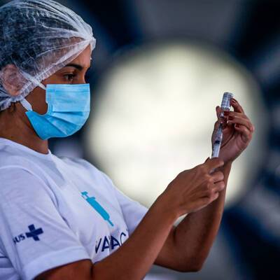 В Ганновере 42 ребенка при вакцинации от ковида получили дозировку для взрослых