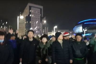 В Алма-Ате полиция применила светошумовые гранаты