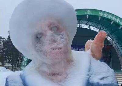 В башкирском селе обнаружили ледяную «Снегурочку-зомби»