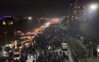 В Казахстане начался свой майдан! Люди требуют отставки правительства