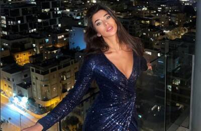 "Мисс Украина Вселенная" Неплях в лосинах и шубе удивила снимком из лифта: "А пока давайте…"