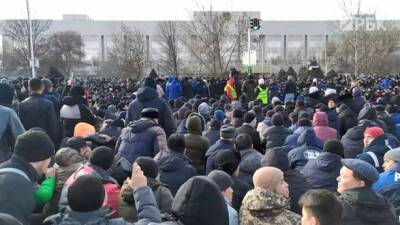Президент Казахстана заявил, что правительство "не упадет" на фоне протестов