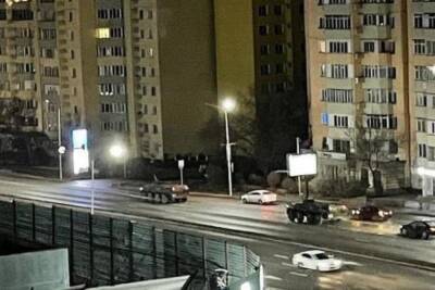 Город закрыт: в Алматы введён комендантский час, на улицах появилась бронетехника