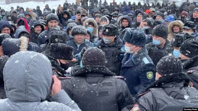 Власти Казахстана ввели режим ЧП в Алматы и Мангистауской области