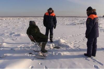 Инспекторы ГИМС МЧС России напоминают жителям Хабаровска об опасности выхода на лед