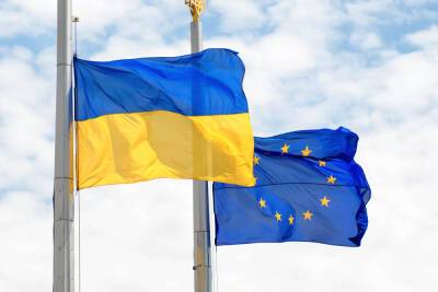 Экономист Атаманюк: Украина за счет трудовых мигрантов является банкоматом для Евросоюза