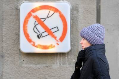 В Госдуме предложили запретить продажу табака родившимся после 2014 года