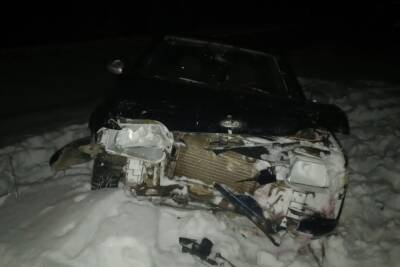 Двое пострадали в перевернувшейся машине в Тверской области